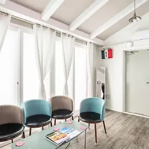 Comfy & Cozy Apartment